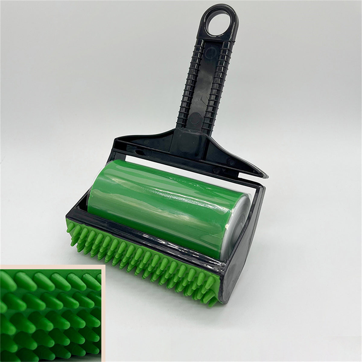 Washable pet hair roller with rubber bristles, close-up